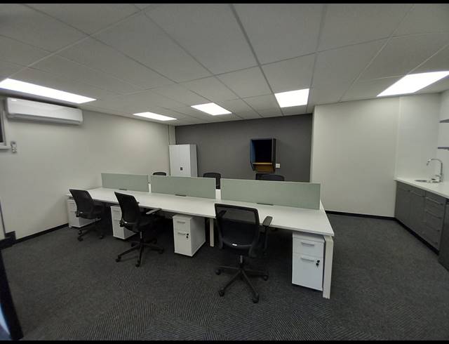 139M² OFFICE TO LET IN BRYANSTON